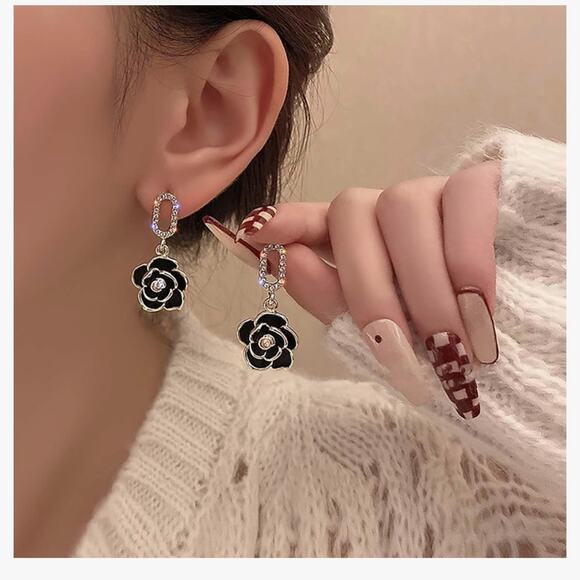Jewelry - Designer Black Camellia Pearl Dangle Earrings